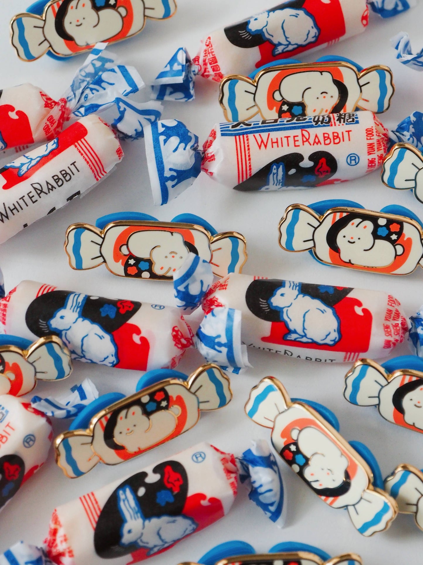 natamori - White Rabbit - Enamel Pin