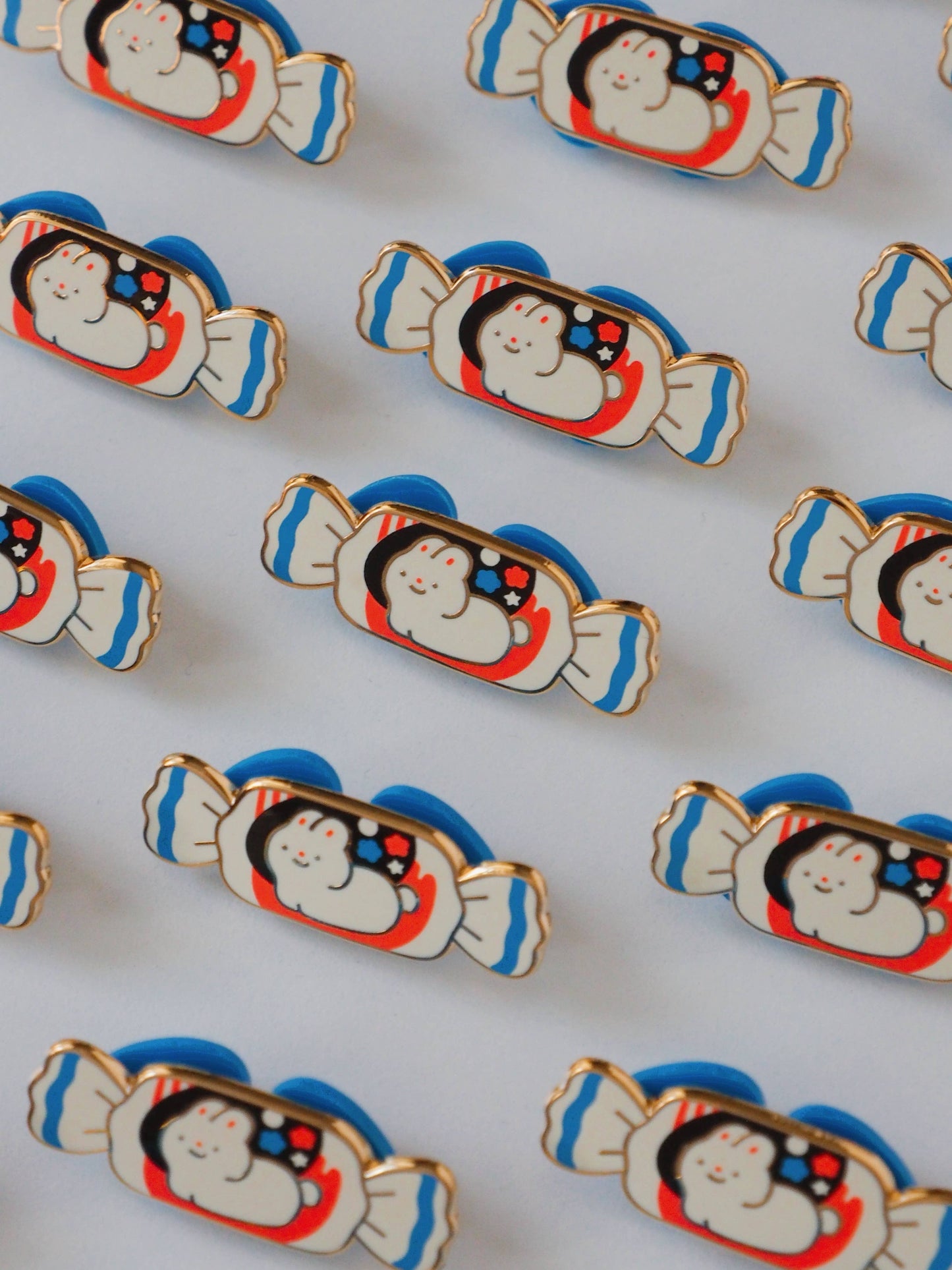 natamori - White Rabbit - Enamel Pin