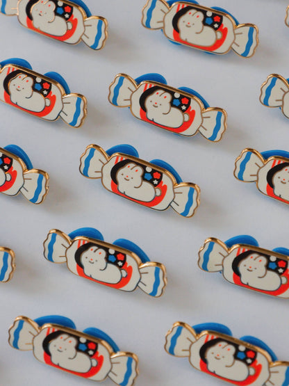 natamori - White Rabbit - Enamel Pin